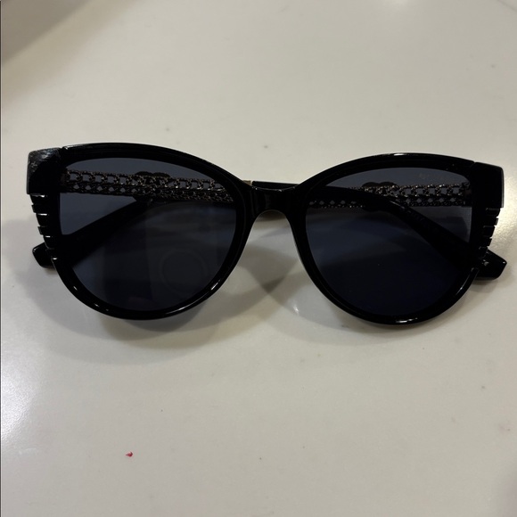 New Luxury Black and Gold Fashion Sunglasses - Lowered the price NO CASE - Picture 10 of 12